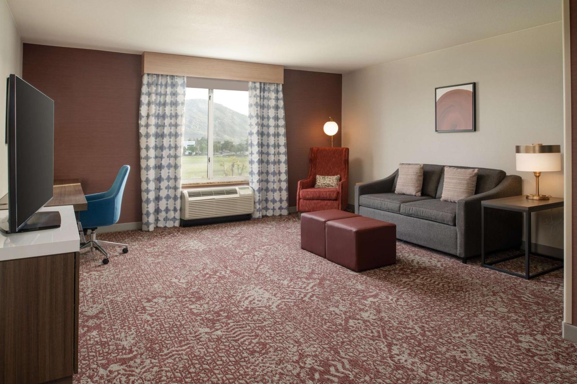 Hilton Garden Inn Фонтана Экстерьер фото