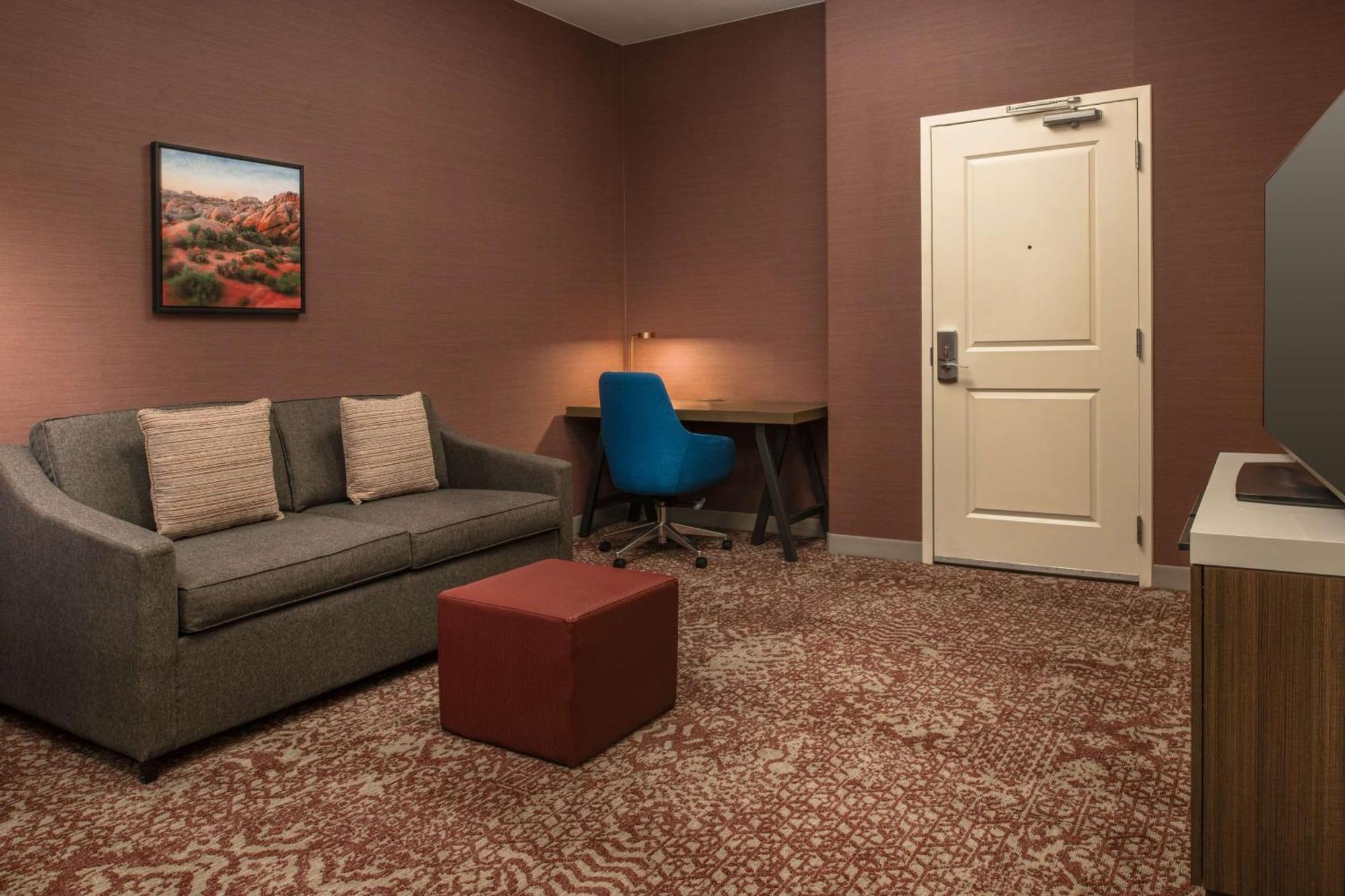 Hilton Garden Inn Фонтана Экстерьер фото