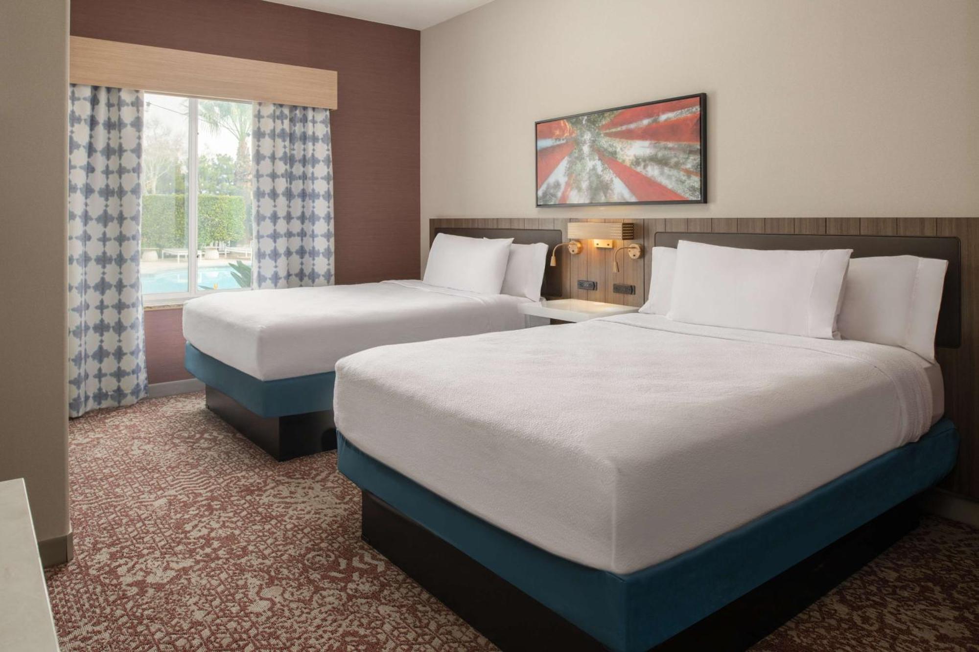 Hilton Garden Inn Фонтана Экстерьер фото
