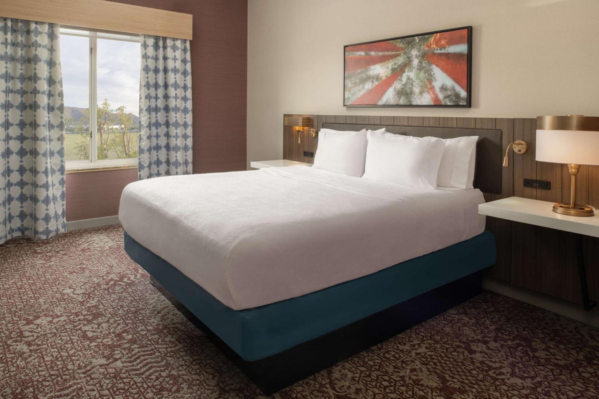 Hilton Garden Inn Фонтана Экстерьер фото