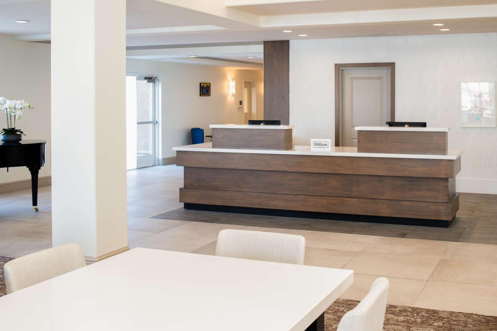 Hilton Garden Inn Фонтана Экстерьер фото