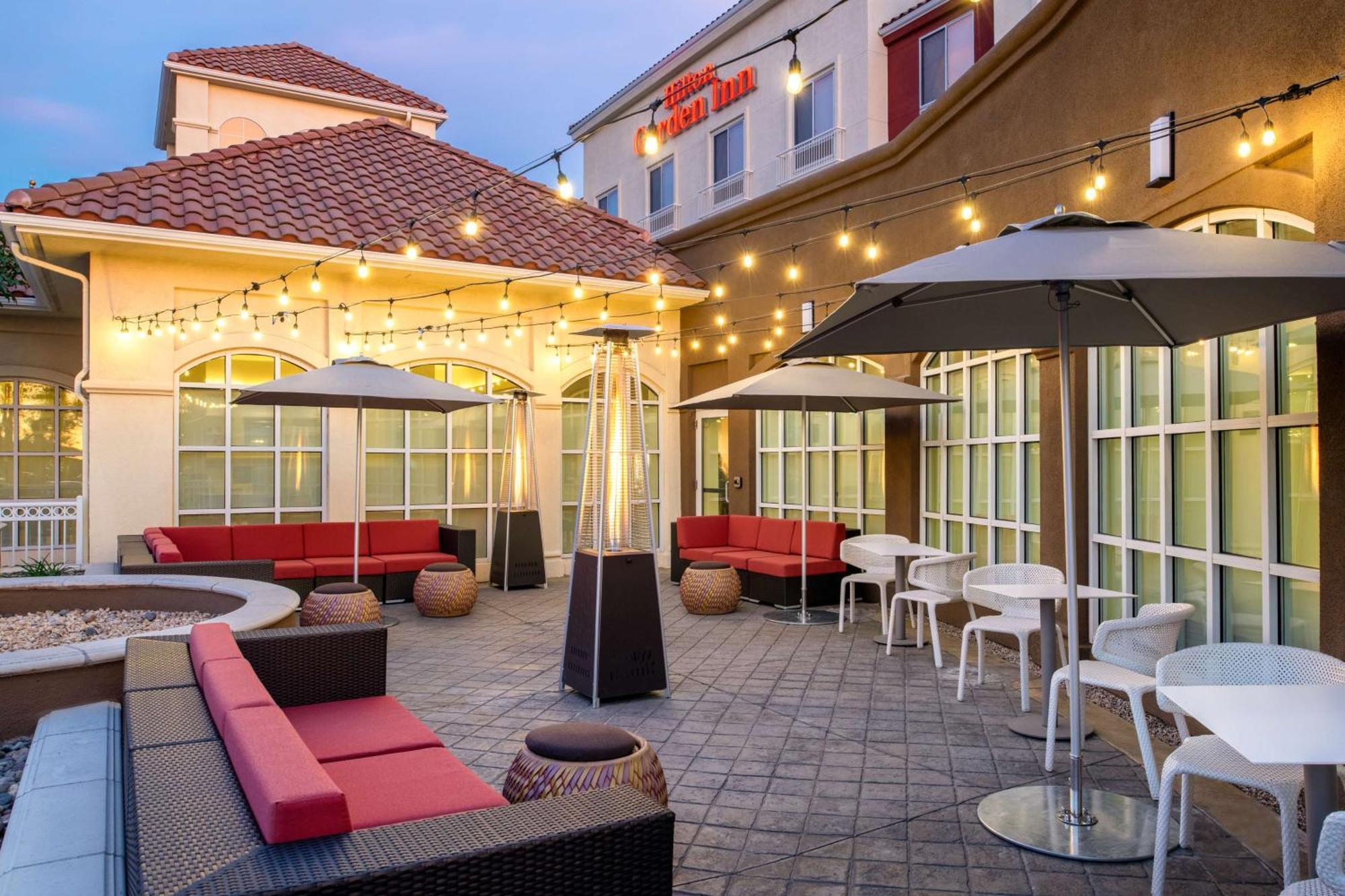 Hilton Garden Inn Фонтана Экстерьер фото