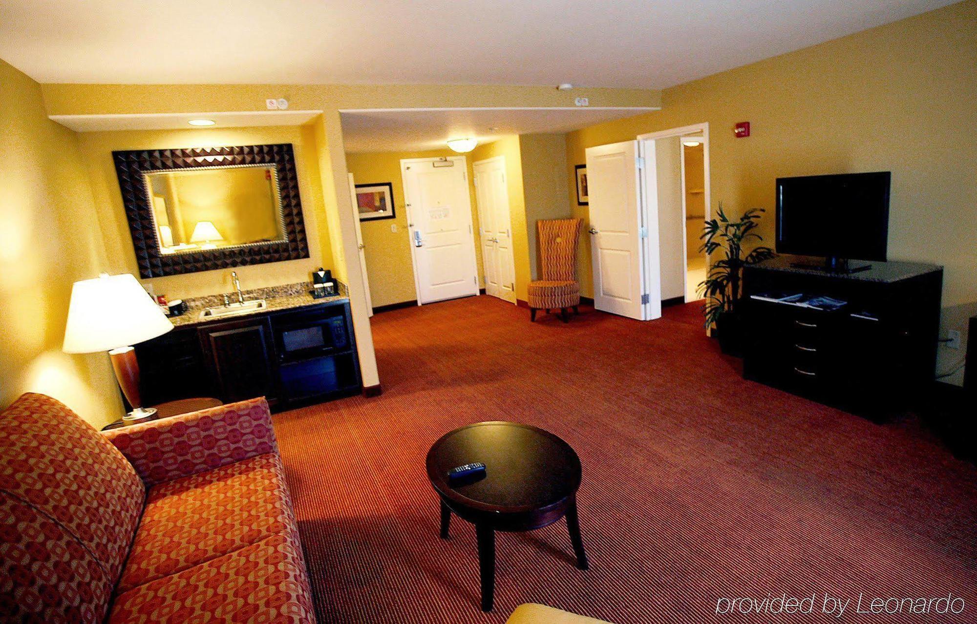 Hilton Garden Inn Фонтана Экстерьер фото